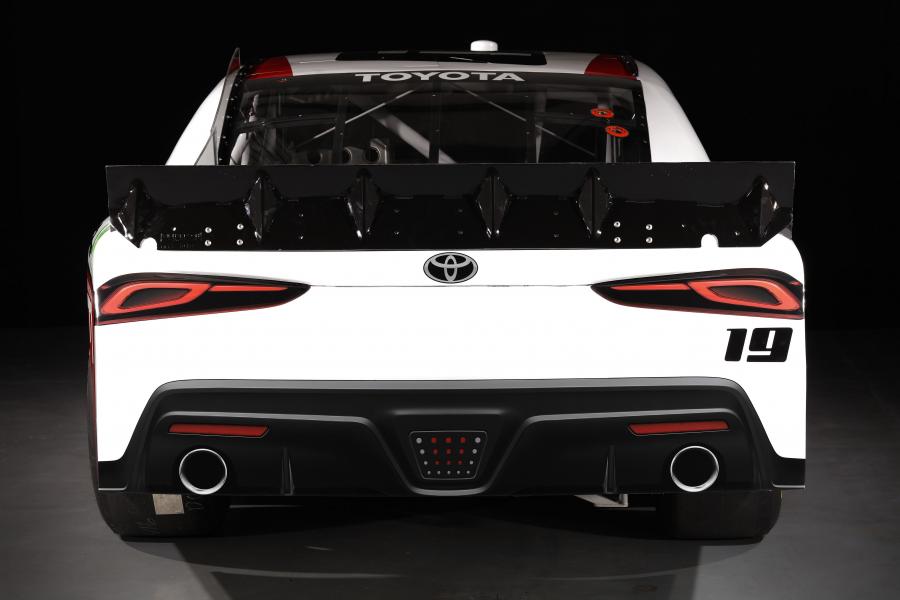  Toyota Xfinity Supra 2019 года  (фото 7 из 19)